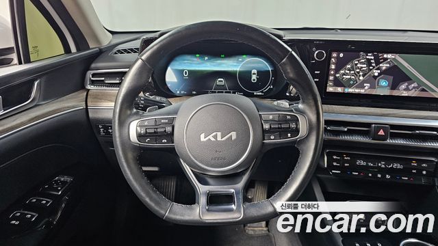 Kia K5 2022 — photo 18