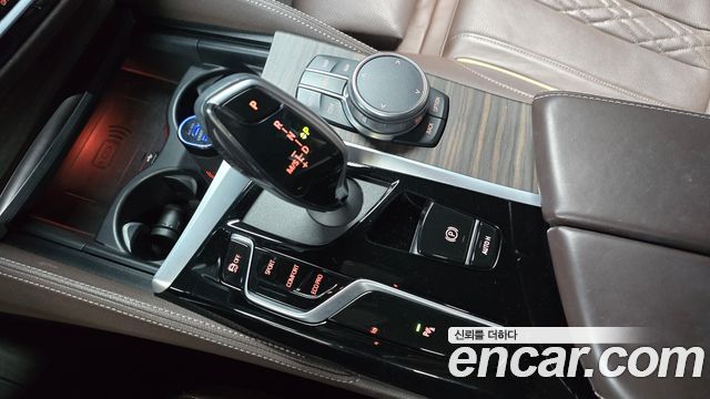 BMW 5-Series 2021 — photo 12