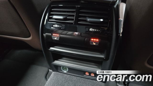 BMW 5-Series 2021 — photo 25