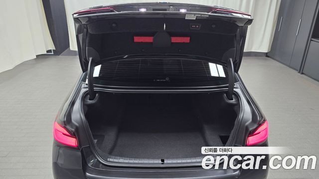BMW 5-Series 2021 — photo 26