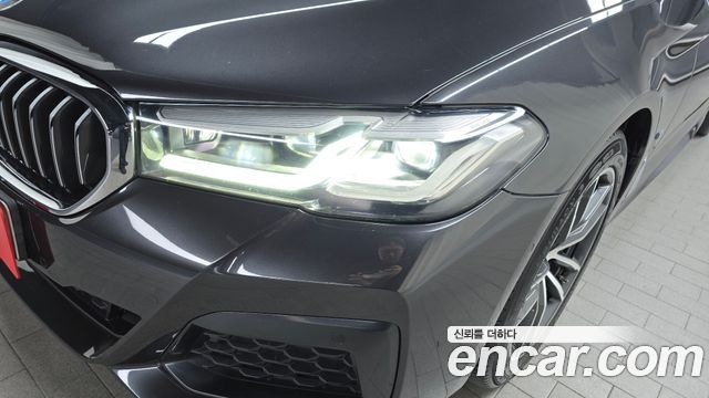 BMW 5-Series 2021 — photo 8