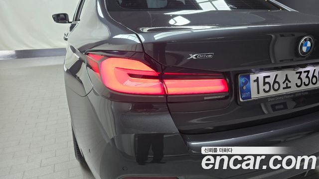 BMW 5-Series 2021 — photo 9