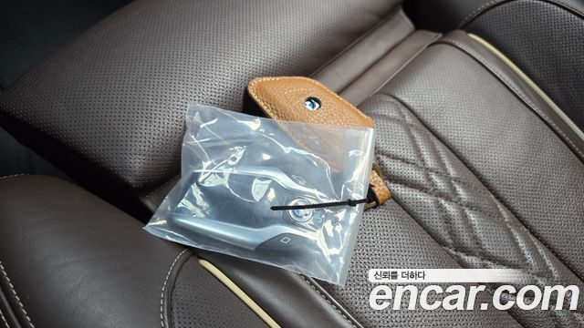 BMW 5-Series 2021 — photo 29