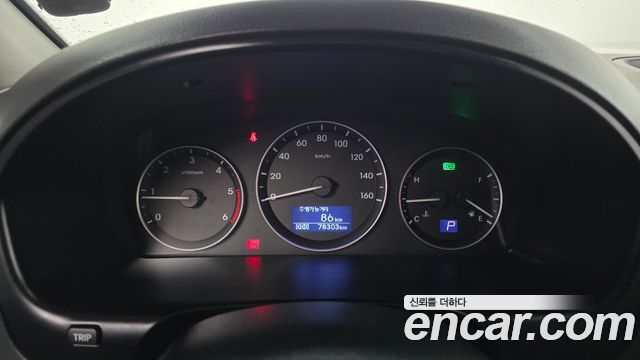Hyundai Starex 2016 — photo 11