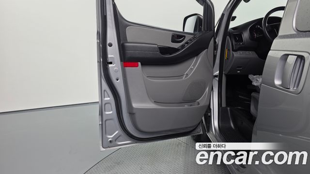 Hyundai Starex 2016 — photo 15