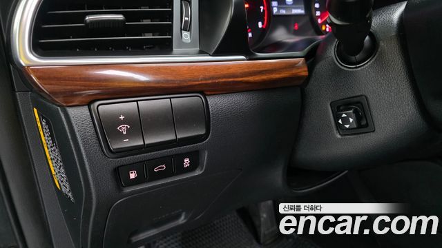 Kia K7 2016 — photo 12