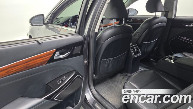 Kia K7 2016 — photo 17