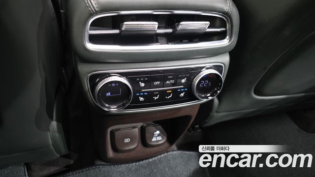 Genesis GV80 2020 — photo 25