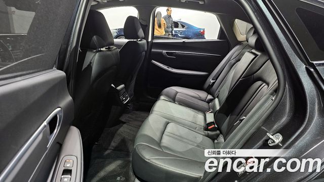 Hyundai Sonata 2023 — photo 17
