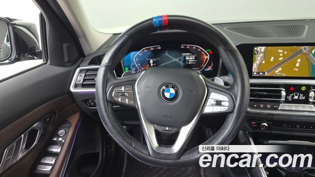 BMW 3-Series 2022 — photo 19