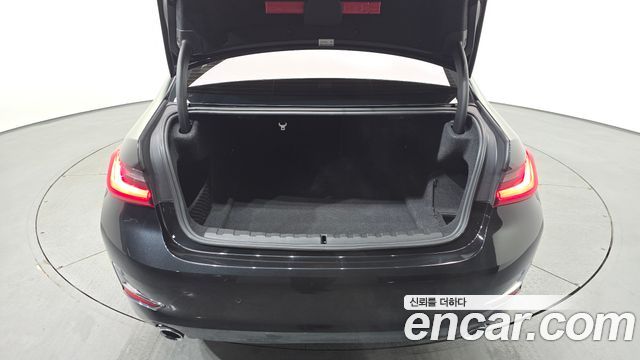 BMW 3-Series 2022 — photo 26