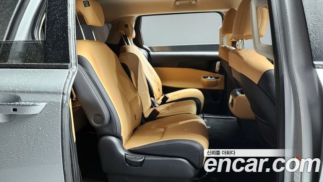 Kia Canival 2023 — photo 17