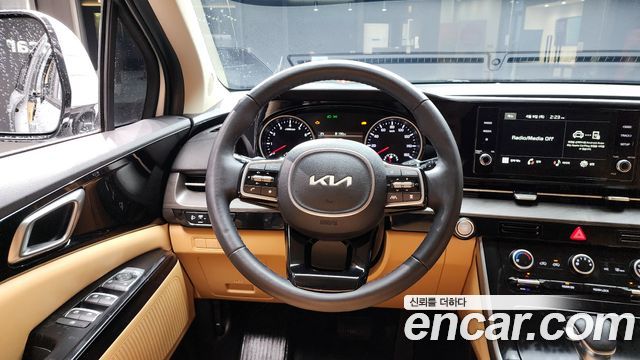 Kia Canival 2023 — photo 19