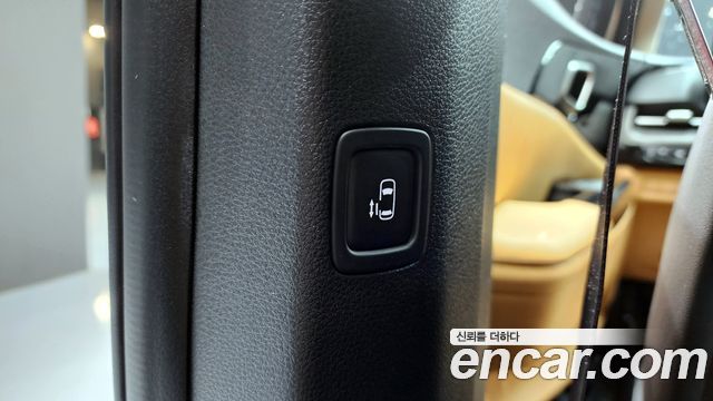 Kia Canival 2023 — photo 24