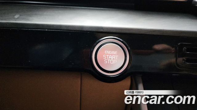 Kia Canival 2023 — photo 25
