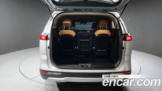 Kia Canival 2023 — photo 26