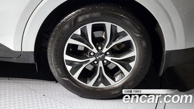Kia Canival 2023 — photo 7