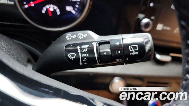 Kia Canival 2023 — photo 31