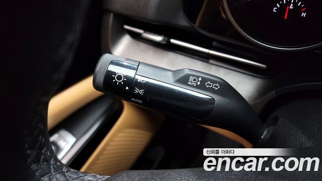 Kia Canival 2023 — photo 32