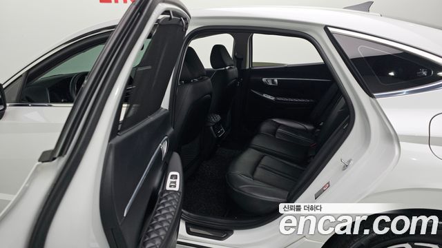 Hyundai Sonata 2021 — photo 18