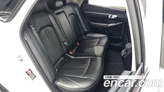 Hyundai Sonata 2021 — photo 16