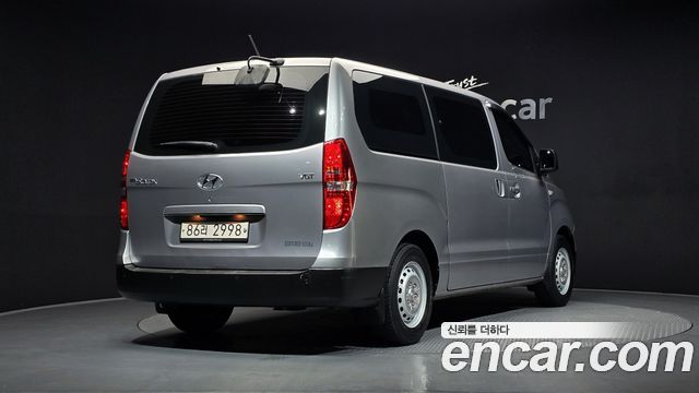 Hyundai Starex 2021 — photo 2