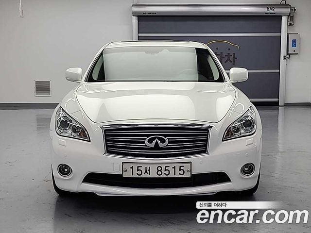 Infiniti M 2011 — photo 2