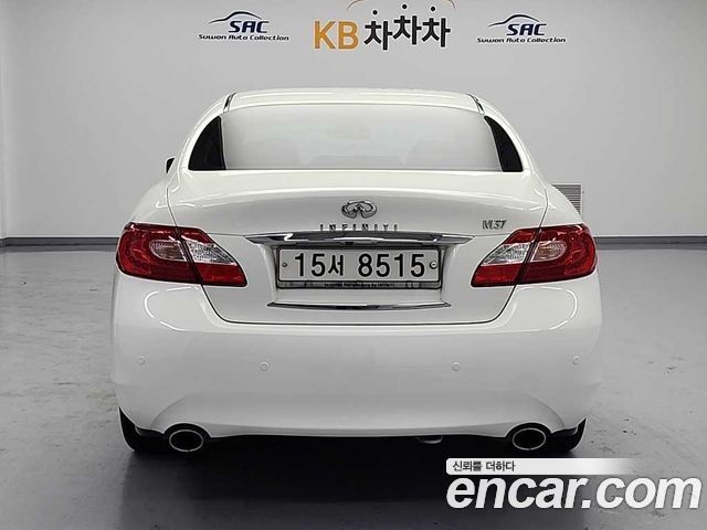 Infiniti M 2011 — photo 3
