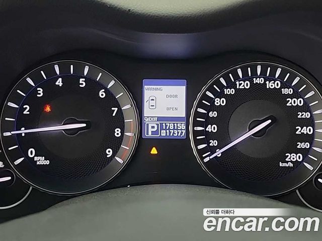 Infiniti M 2011 — photo 6