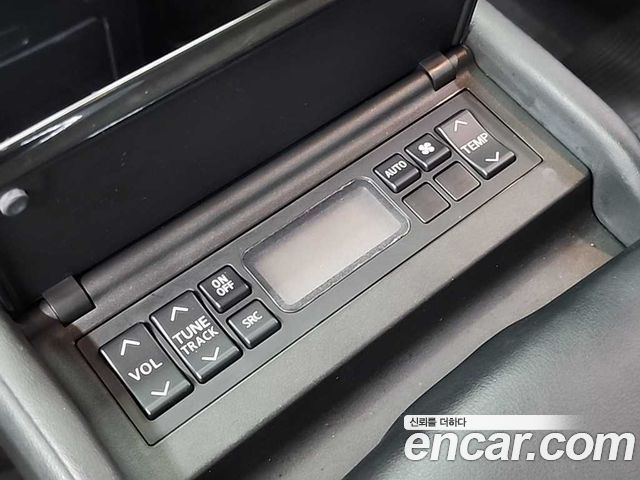 Infiniti M 2011 — photo 14