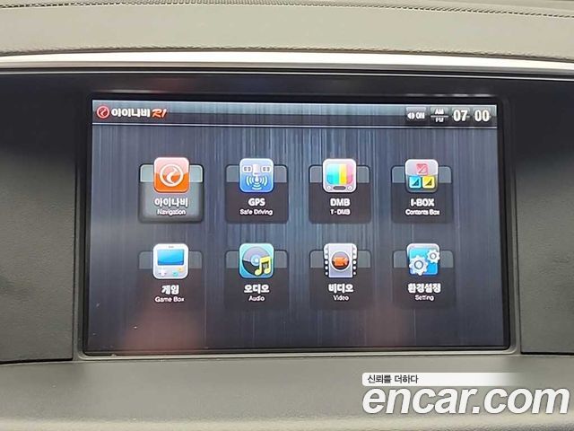 Infiniti M 2011 — photo 16