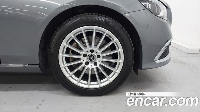Mercedes-Benz E-Class 2021 — photo 5