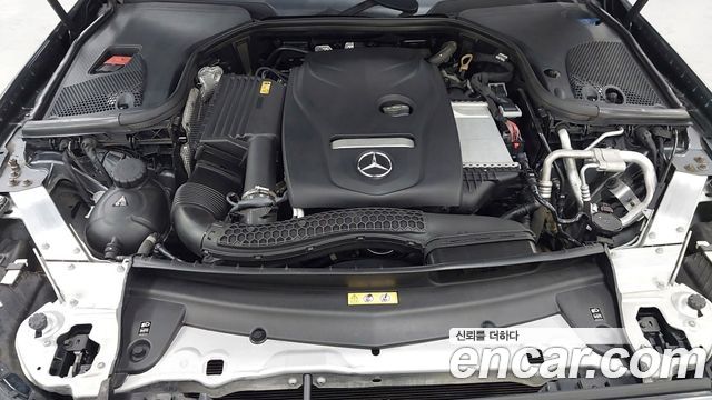 Mercedes-Benz E-Class 2021 — photo 6