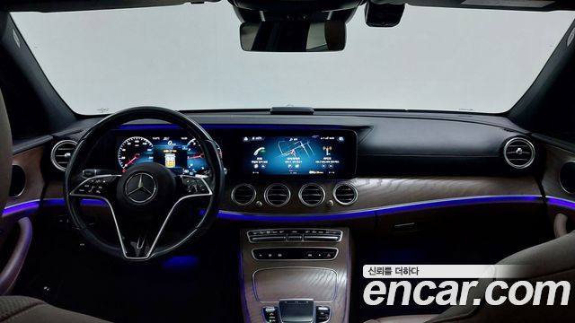 Mercedes-Benz E-Class 2021 — photo 7