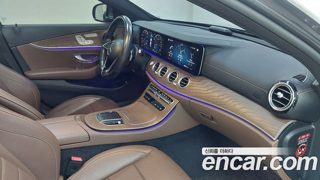 Mercedes-Benz E-Class 2021 — photo 13