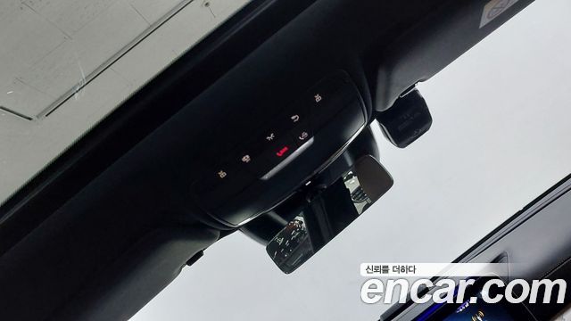 Mercedes-Benz E-Class 2021 — photo 17