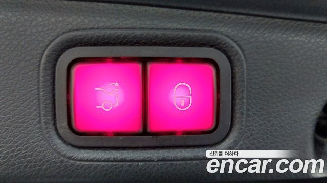 Mercedes-Benz E-Class 2021 — photo 18
