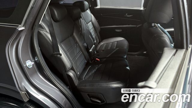 Kia Sorento 2018 — photo 11