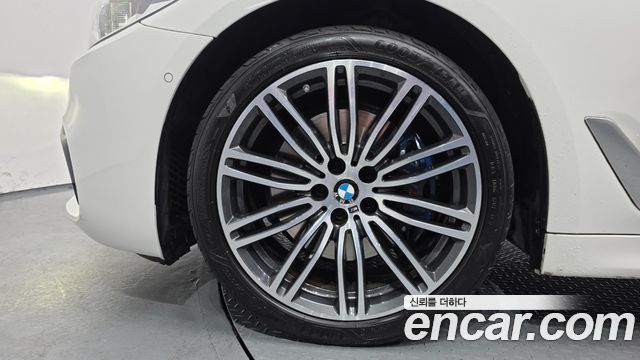 BMW 5-Series 2018 — photo 5