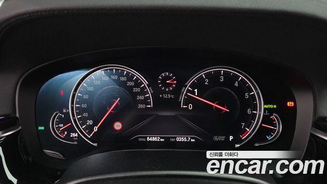 BMW 5-Series 2018 — photo 11