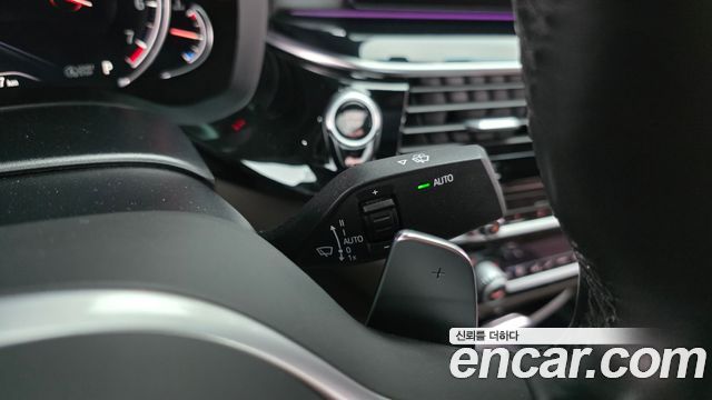 BMW 5-Series 2018 — photo 30