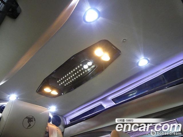 GMC Savana 2022 — photo 8
