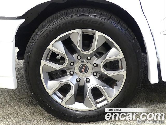 GMC Savana 2022 — photo 11