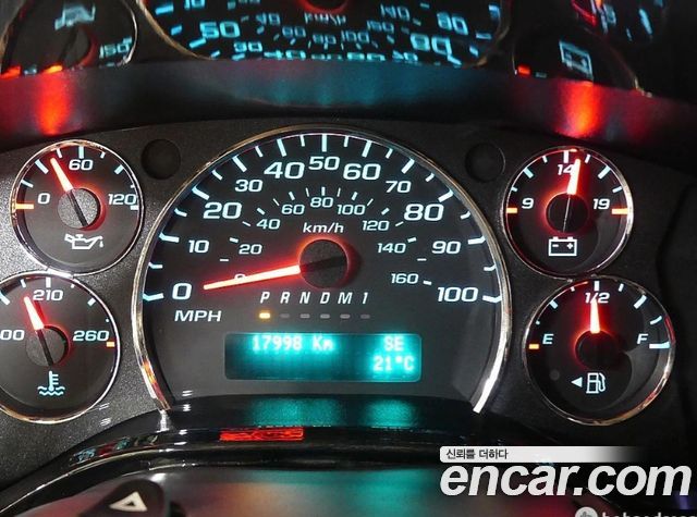 GMC Savana 2022 — photo 12