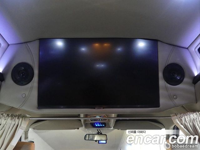 GMC Savana 2022 — photo 13