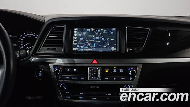 Genesis G80 2019 — photo 13