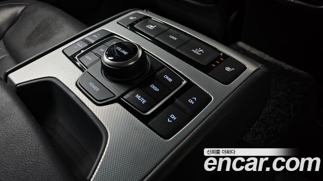 Genesis G80 2019 — photo 18