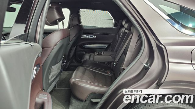 Genesis GV70 2021 — photo 18