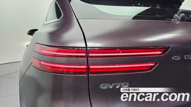 Genesis GV70 2021 — photo 9