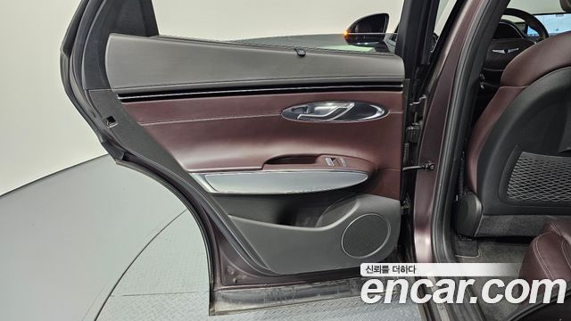 Genesis GV70 2021 — photo 15